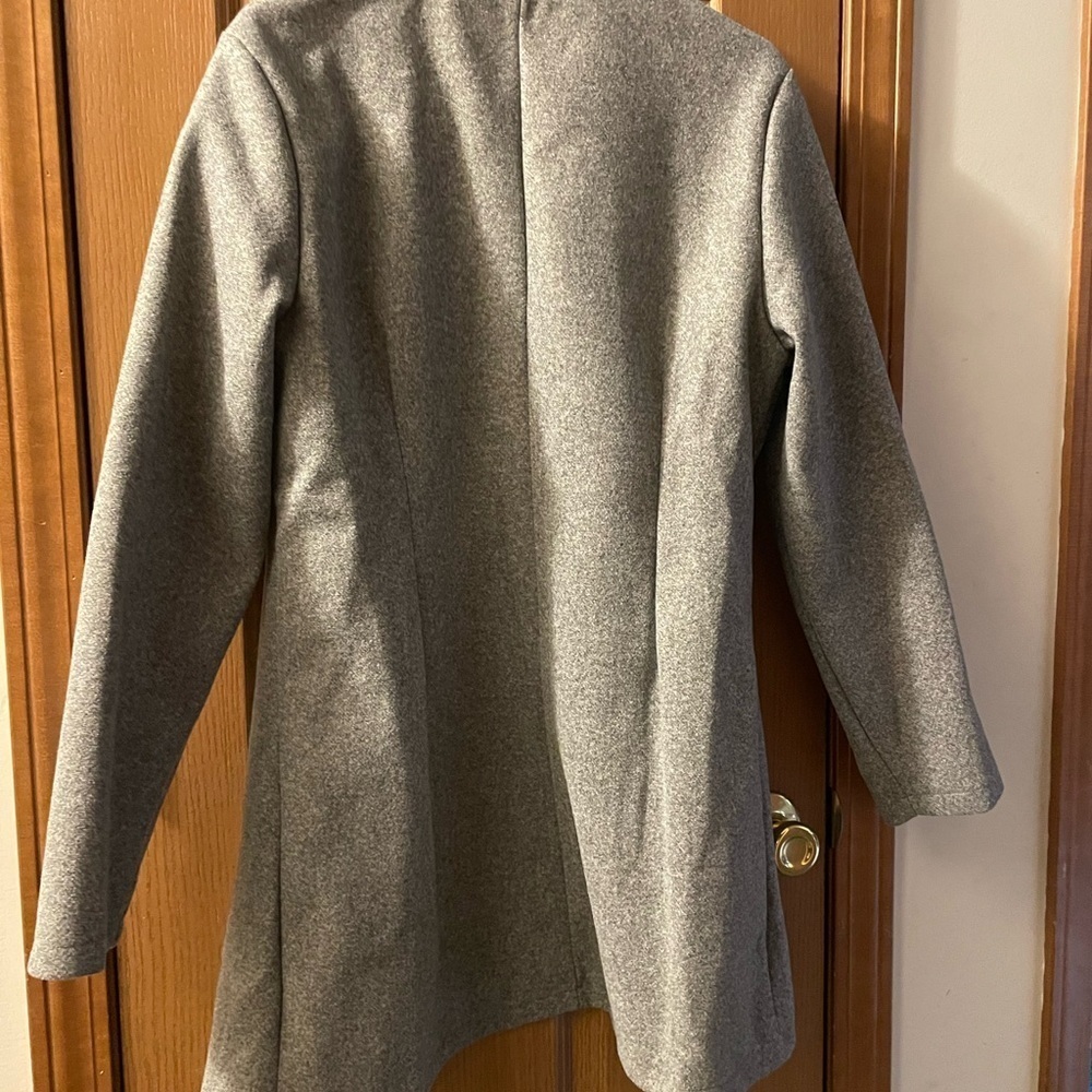 Elegant Gray Women's Coat - Picture 2 of 3